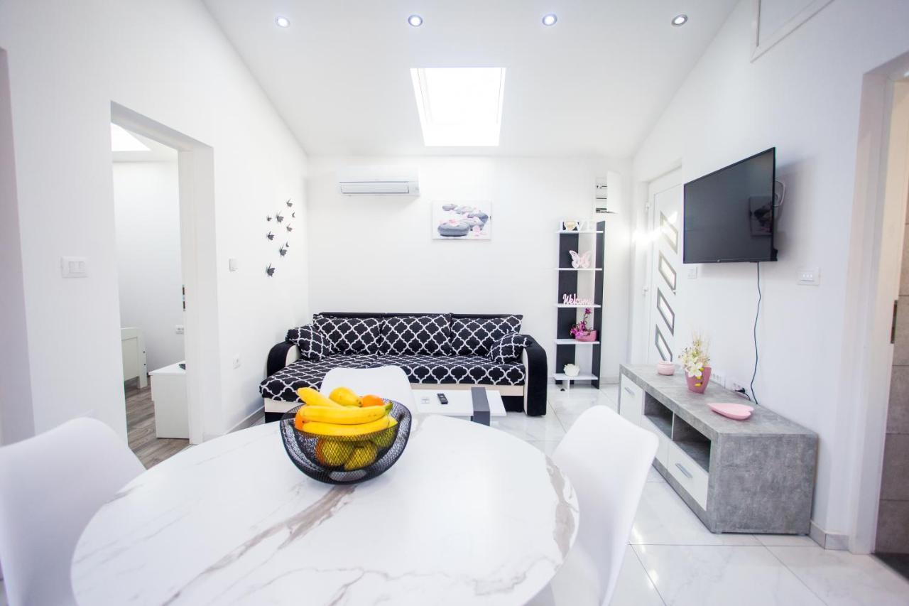 App Sara Apartment Kanfanar Luaran gambar