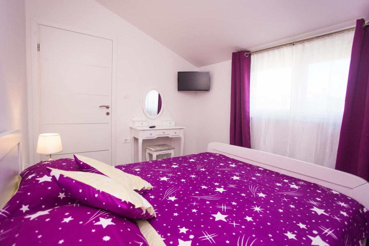 App Sara Apartment Kanfanar Luaran gambar