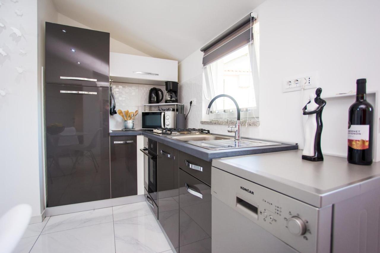 App Sara Apartment Kanfanar Luaran gambar